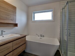Ceci est une photo de la salle de bain, modèle Mont-Ham