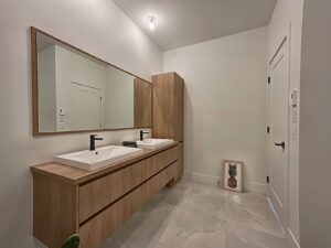 Ceci est une photo de la salle de bain, modèle Béa