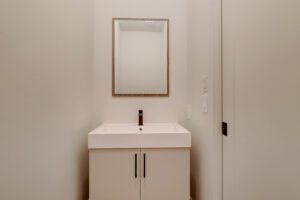 Ceci est une photo de la salle de bain, modèle Mona