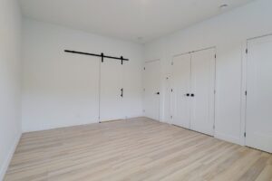 Ceci est une photo d'une chambre du condo Bruant-des-Marais